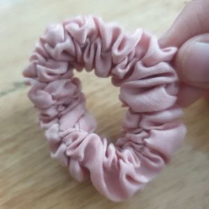 Elegant Blush: Pink Hair Tie for Women